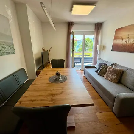 Seeblick-apartment Mit Garten In *