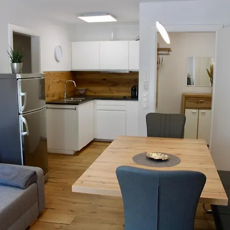 Seeblick-apartment Mit Garten In Apartamento