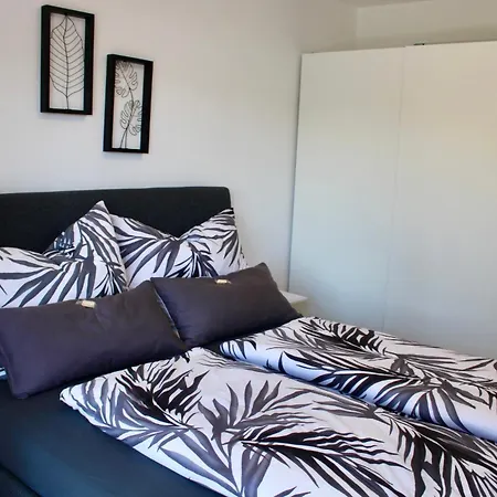 Apartamento Seeblick-apartment Mit Garten In *